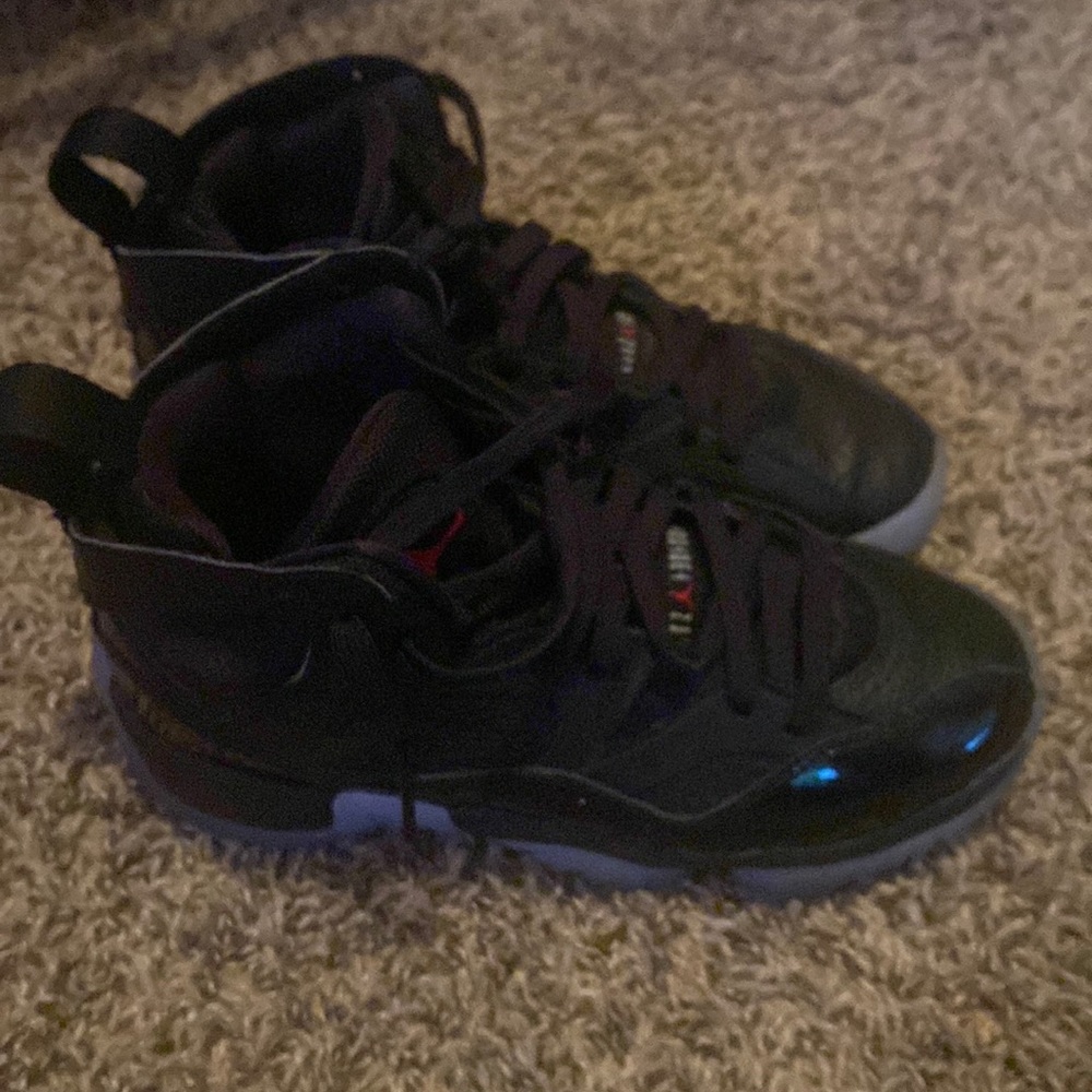 Size 3.5 Kids Jordan
